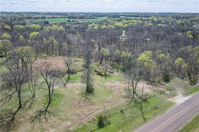 $1,350,000 | 10283 West 191st Street, Bucyrus, KS 66013