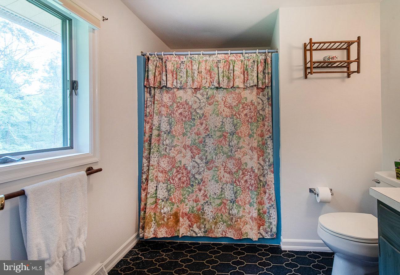 435 Reeds Road Downingtown, PA 19335 - Photo 31 of 55 En suite bathroom