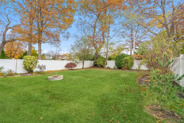 a view of a backyard with garden