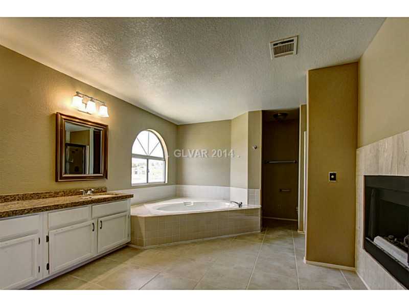 729 Rising Star Drive Henderson, NV 89014 - Photo 15 of 25 Master Bath/Spa.