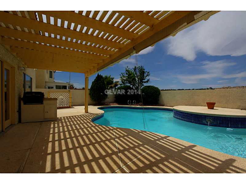 729 Rising Star Drive Henderson, NV 89014 - Photo 22 of 25 Yard/Garden.