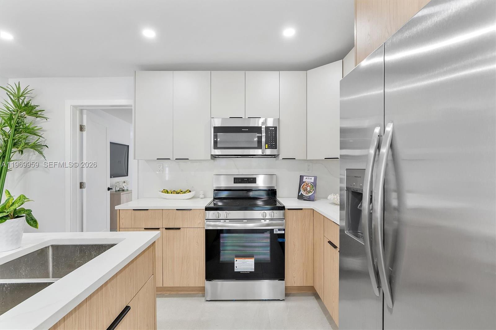 560 Northeast 110th Terrace Miami, FL 33161 - Photo 12 of 49