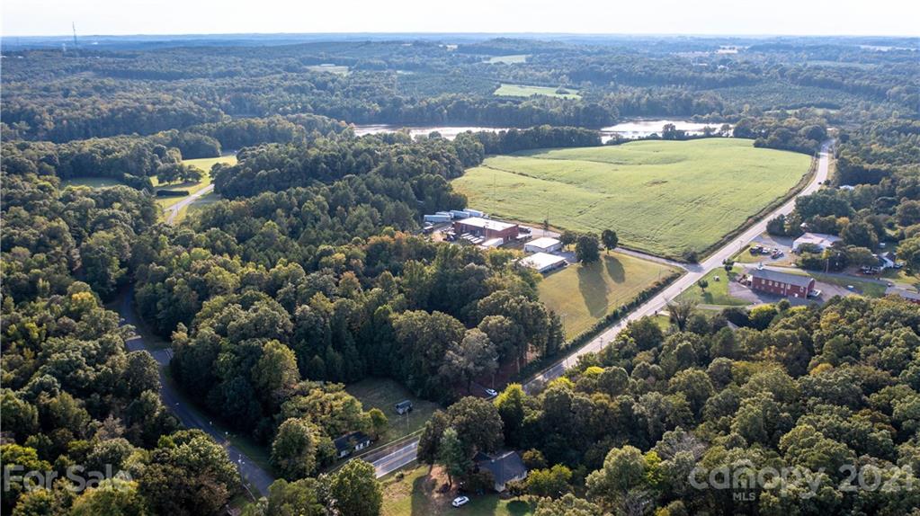 913 Concord Road Albemarle, NC 28001 - Photo 11 of 32 Gallery Image 11