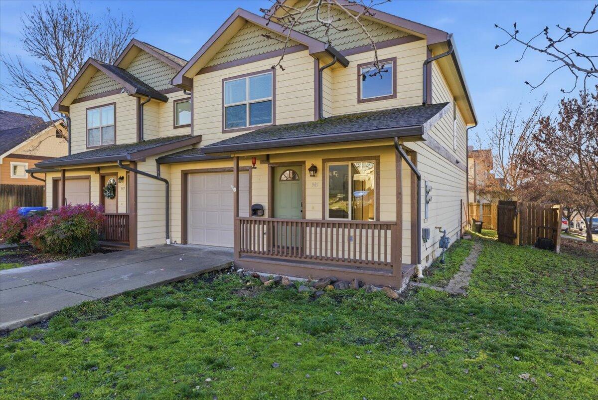 945 Win Way Eagle Point, OR 97524 - Photo 1 of 28 01-CI_7611