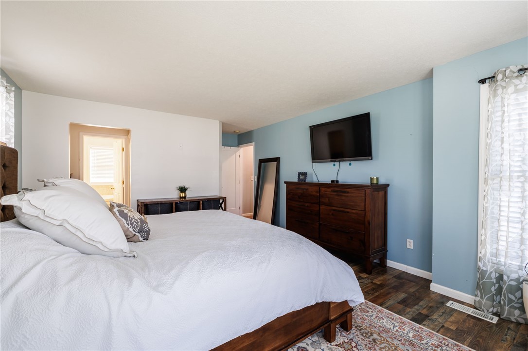 1041 Klem Road Webster, NY 14580 - Photo 24 of 42 PRIMARY ENSUITE