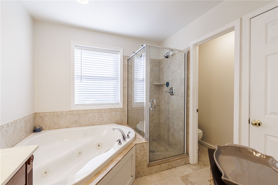 1041 Klem Road Webster, NY 14580 - Photo 25 of 42 PRIMARY ENSUITE BATH
