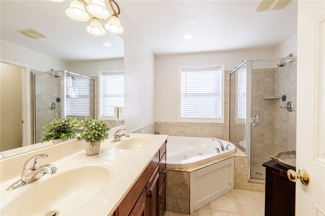 1041 Klem Road Webster, NY 14580 - Photo 26 of 42 PRIMARY ENSUITE BATH