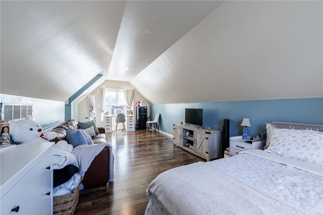 1041 Klem Road Webster, NY 14580 - Photo 32 of 42 HUGE BONUS ROOM / 5TH BEDROOM