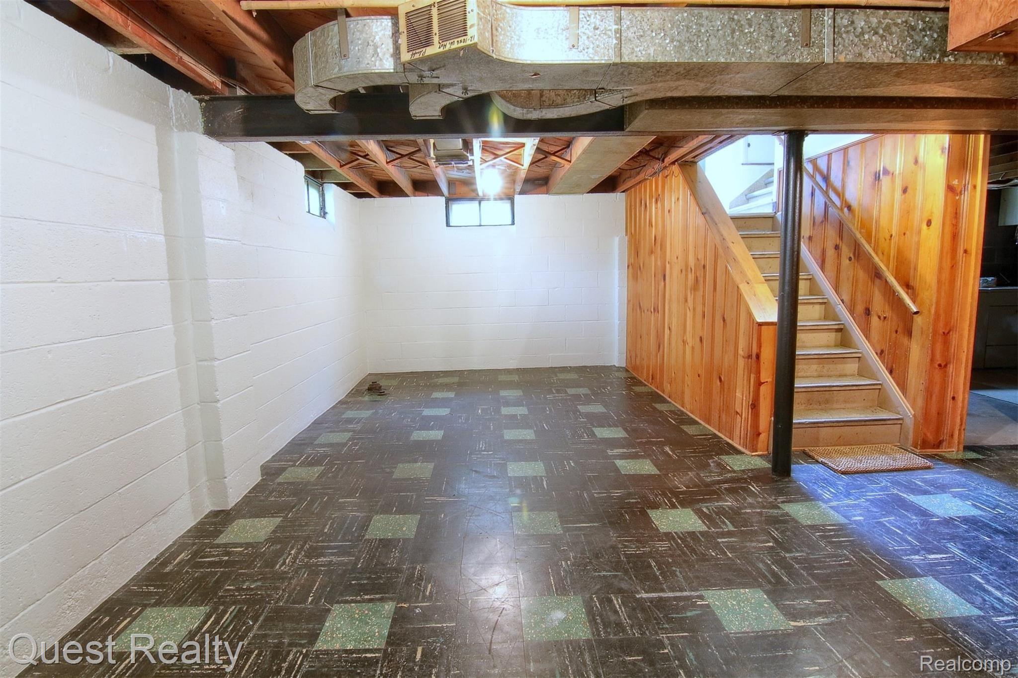 2132 Hampton Road Grosse Pointe, MI 48236 - Photo 21 of 29 21-Lower Level I.jpg