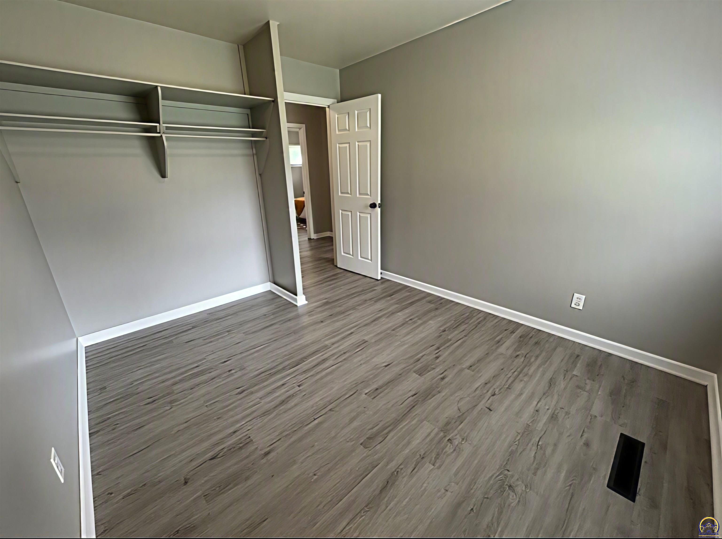 3912 Southwest 26th Street Topeka, KS 66614 - Photo 17 of 19