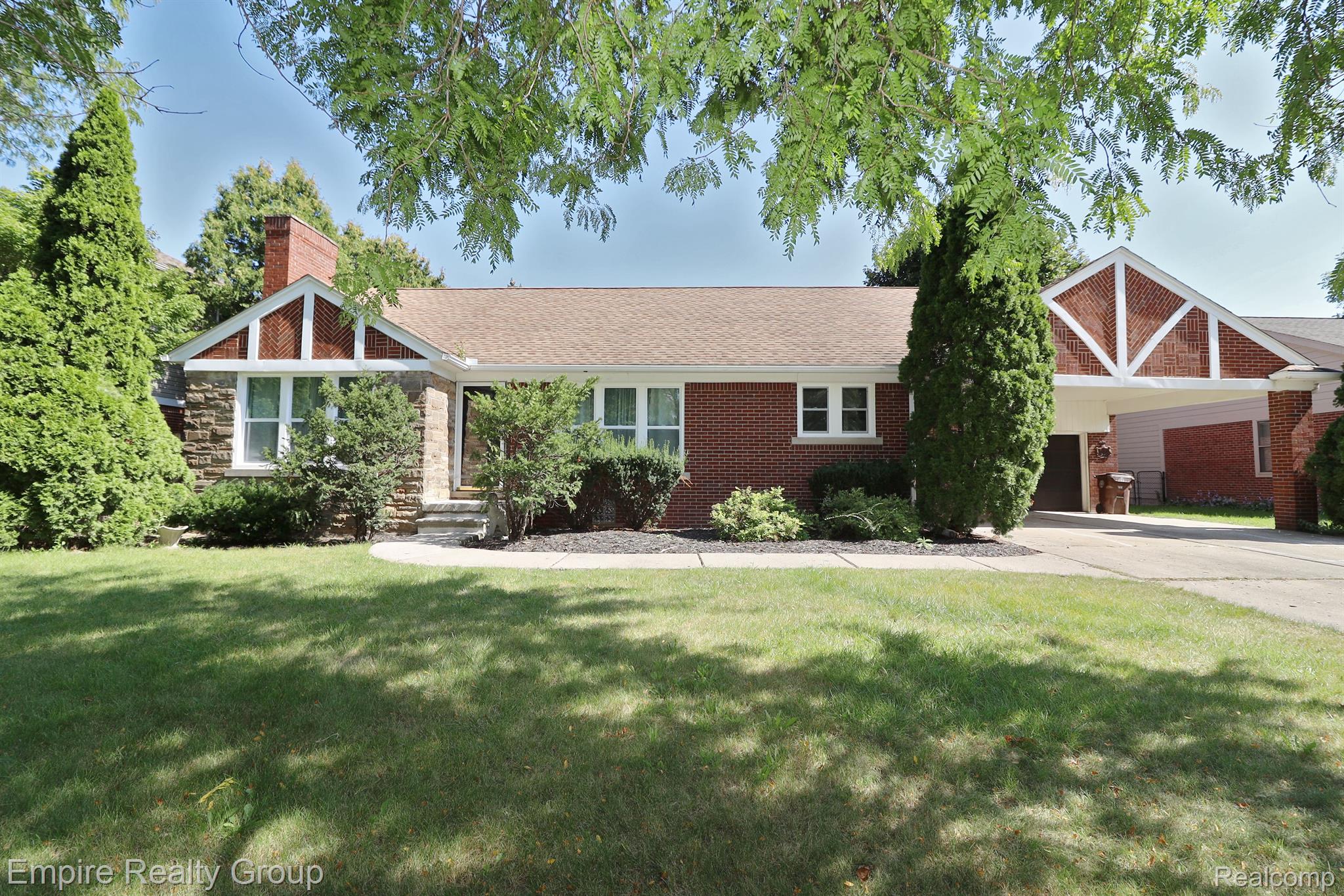 19852 Holiday Road Grosse Pointe, MI 48236 - Photo 1 of 54 Gallery Image 1