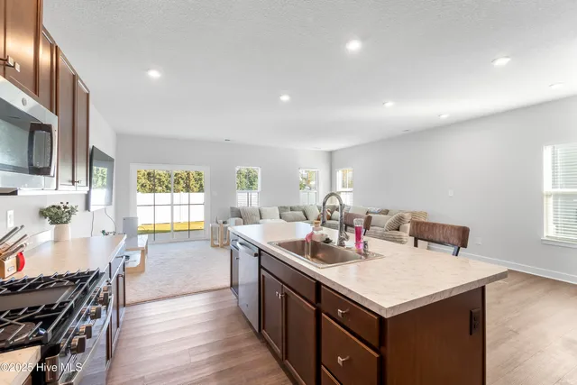 $315,000 | 302 Spinnaker Drive, Unit B, Elizabeth City, NC 27909