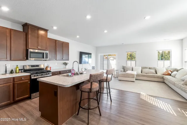 $315,000 | 302 Spinnaker Drive, Unit B, Elizabeth City, NC 27909