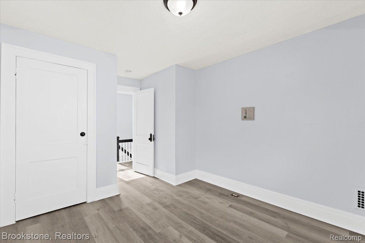 704 Perry Street Pontiac, MI 48342 - Photo 22 of 31 bedroom 2 view 2