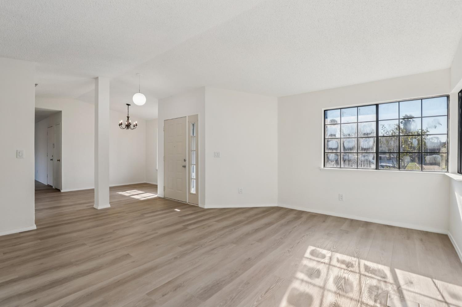 3985 Limestone Way Sacramento, CA 95823 - Photo 6 of 30