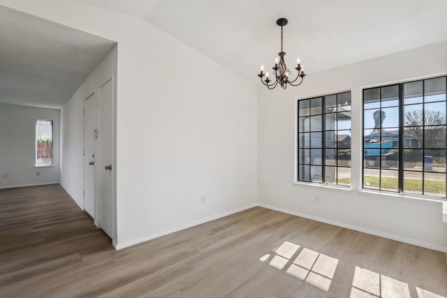 3985 Limestone Way Sacramento, CA 95823 - Photo 7 of 30