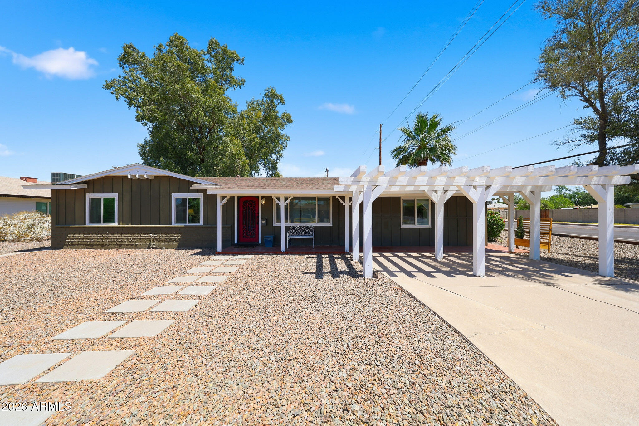 2302 West Berridge Lane Phoenix, AZ 85015 - Photo 6 of 59 Front