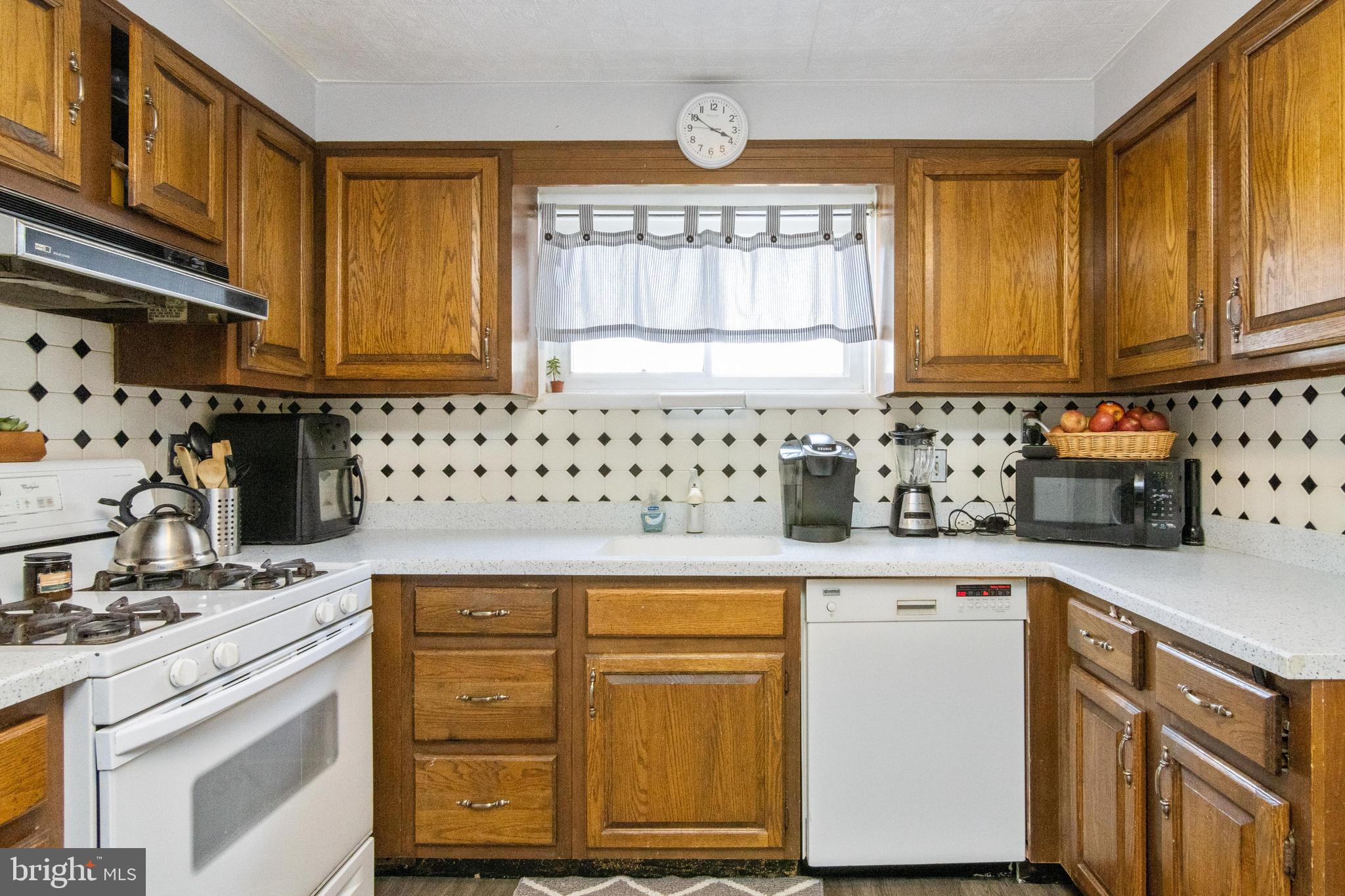 8706 Roper Road Baltimore, MD 21234 - Photo 20 of 42 Kitchen