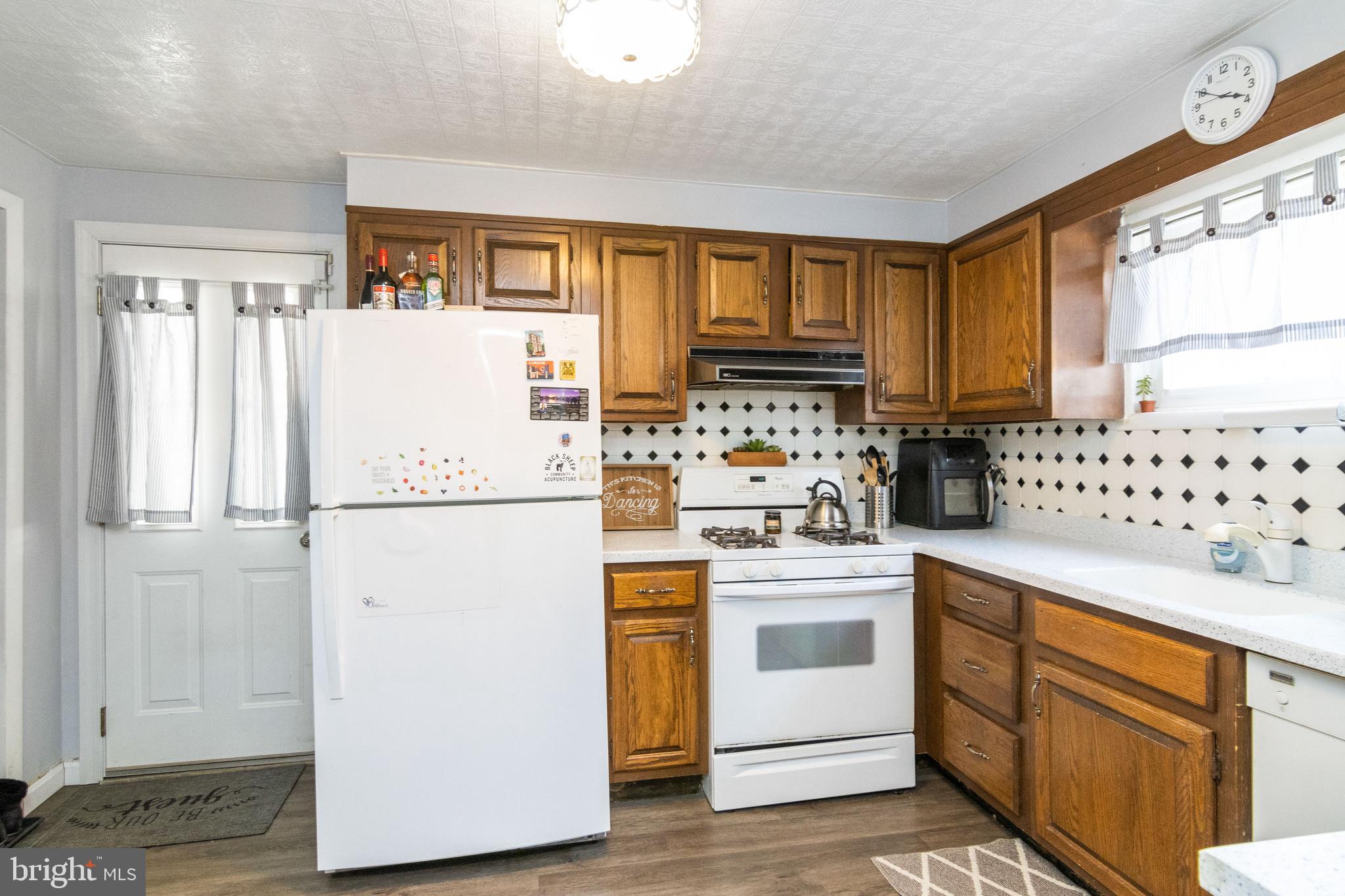 8706 Roper Road Baltimore, MD 21234 - Photo 21 of 42 Kitchen