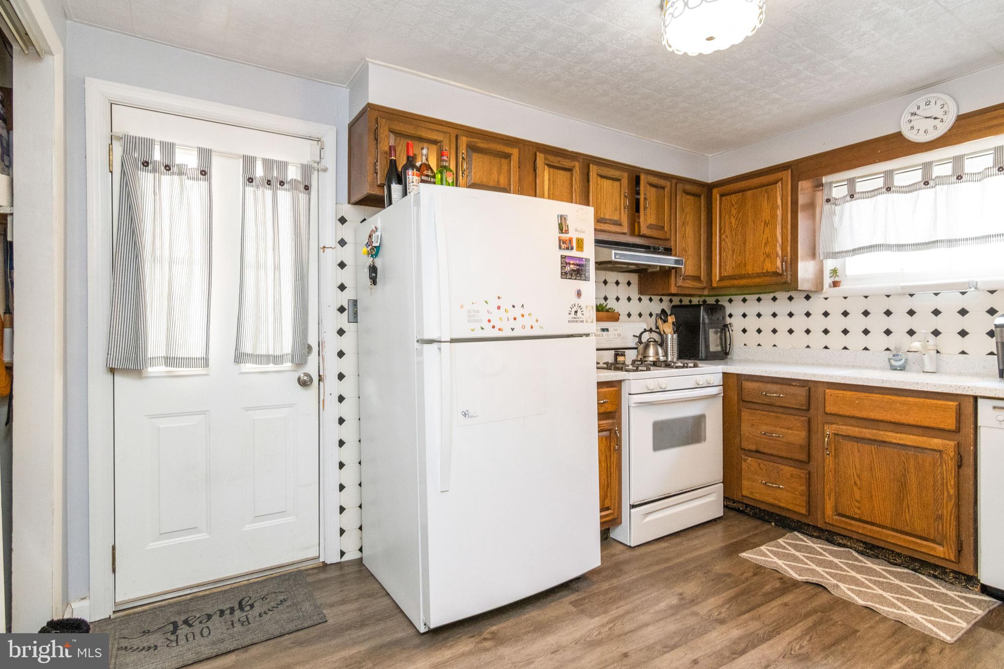 8706 Roper Road Baltimore, MD 21234 - Photo 23 of 42 Kitchen