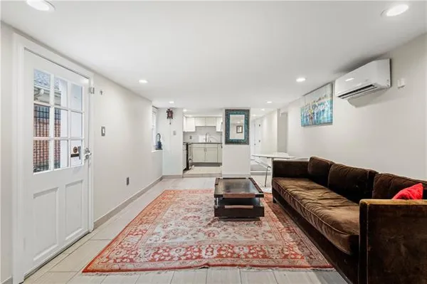 $2,350 | 2429 Octavia Street, New Orleans, LA 70115