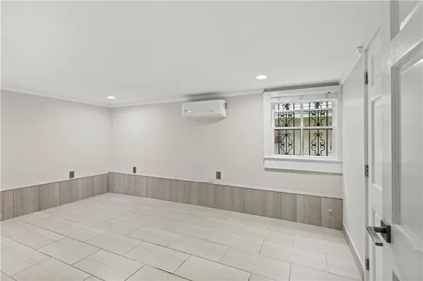$2,350 | 2429 Octavia Street, New Orleans, LA 70115