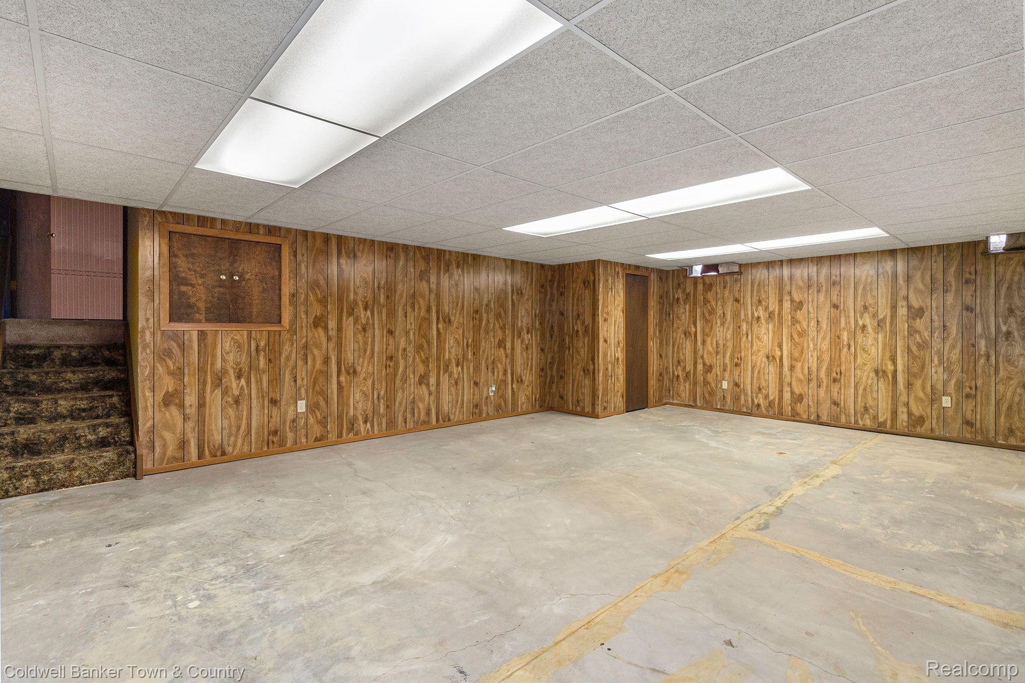 9233 Wiggins Road Howell, MI 48855 - Photo 21 of 28 Rec Room (2)