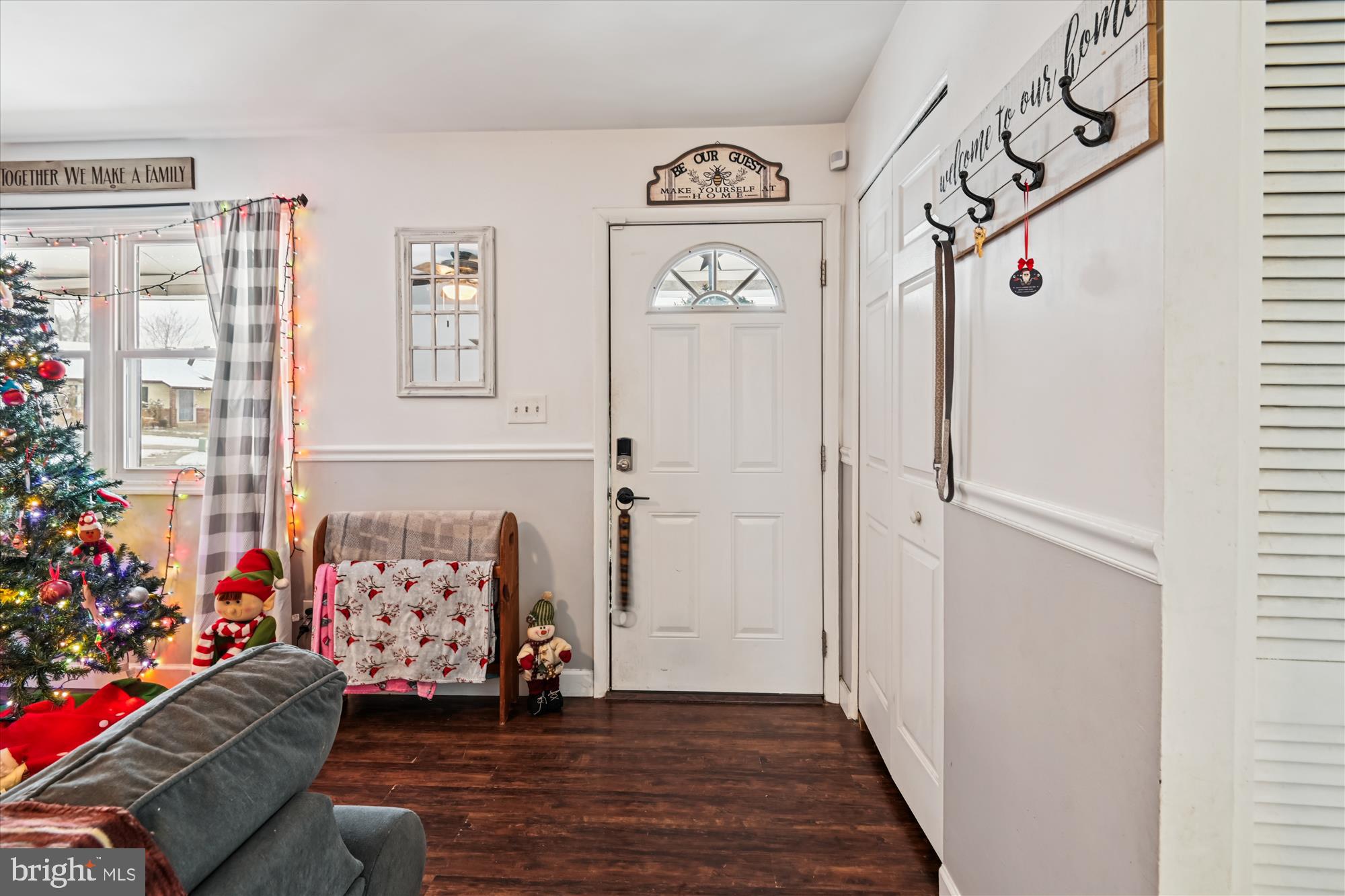 1091 Notley Court Pasadena, MD 21122 - Photo 3 of 36 a view of entryway with stairs and furniture
