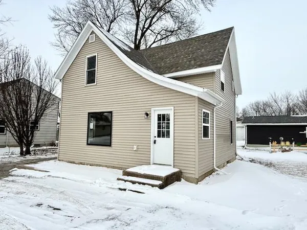 $154,900 | 515 East Spring Street, Redwood Falls, MN 56283