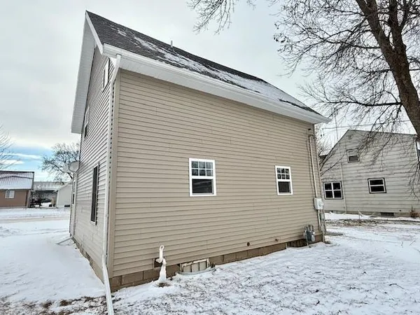 $154,900 | 515 East Spring Street, Redwood Falls, MN 56283