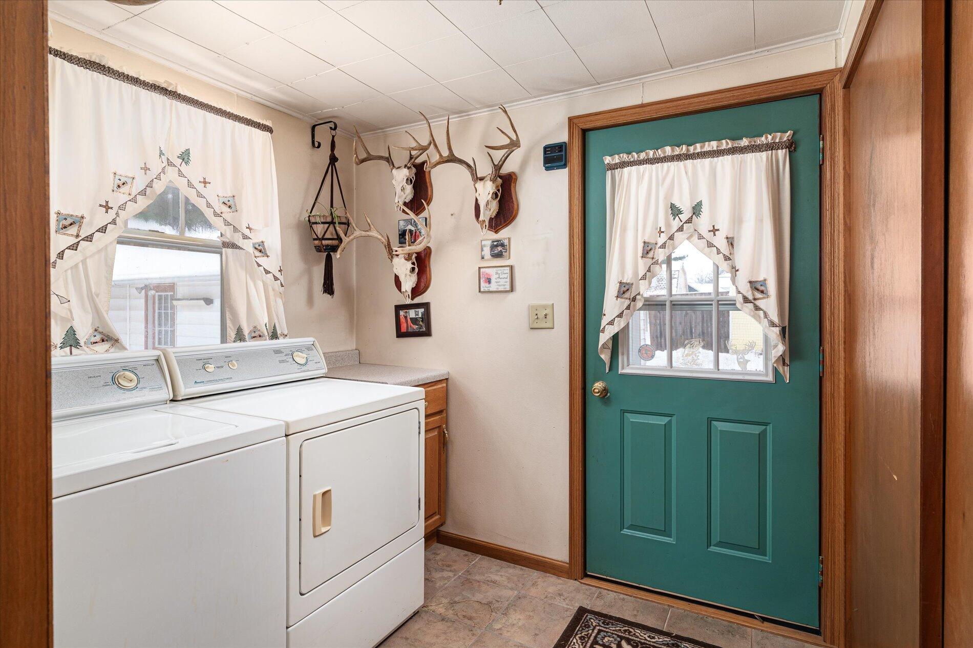 111 Coon Prairie Road Westby, WI 54667 - Photo 5 of 19 Laundry/Mud Room