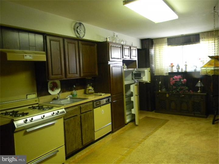 2002 Welsh Road, Unit A Philadelphia, PA 19115 - Photo 8 of 12 Kitchen