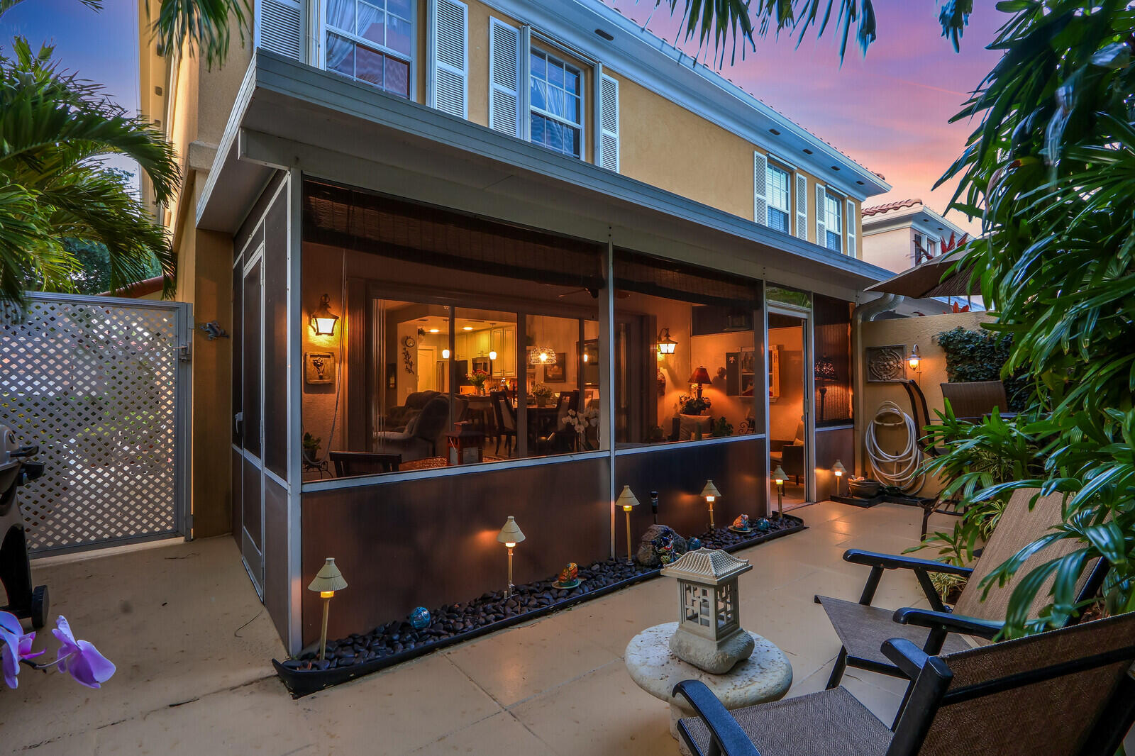 40 Live Oak Circle Tequesta, FL 33469 - Photo 31 of 31 41_twilight_8_mls