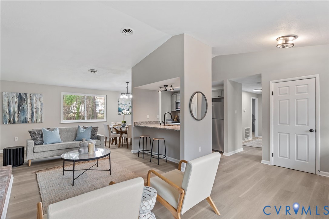 4244 Laurel Oak Road Richmond, VA 23237 - Photo 4 of 48