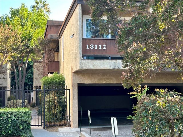$3,300 | 13112 Moorpark Street, Unit 2, Sherman Oaks, CA 91423