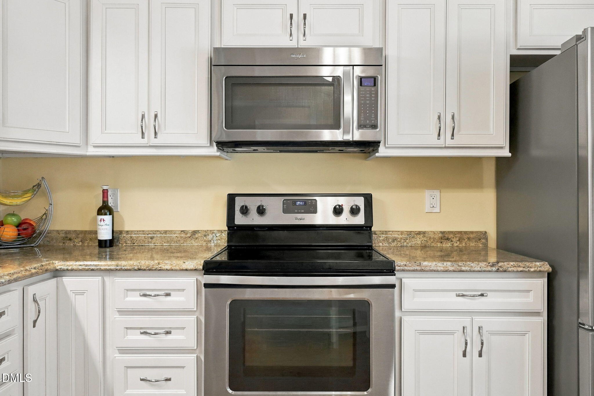 6412 Meadow View Drive Raleigh, NC 27609 - Photo 6 of 30 Kitchen