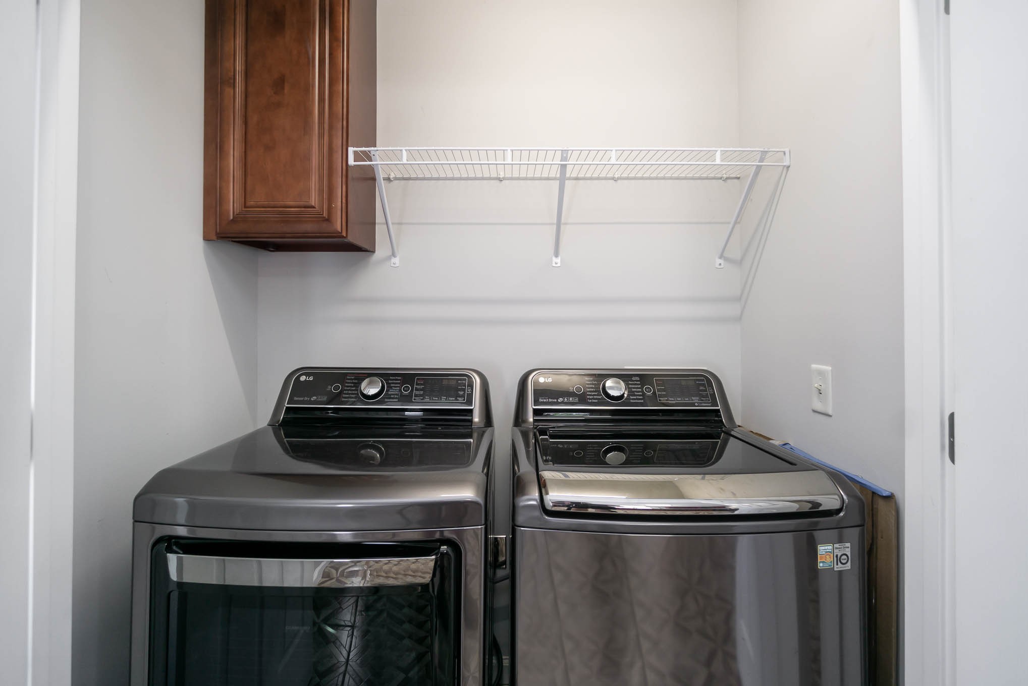 106 Jordan Avenue Mount Pleasant, TN 38474 - Photo 16 of 30 a stove top oven sitting inside of a kitchen