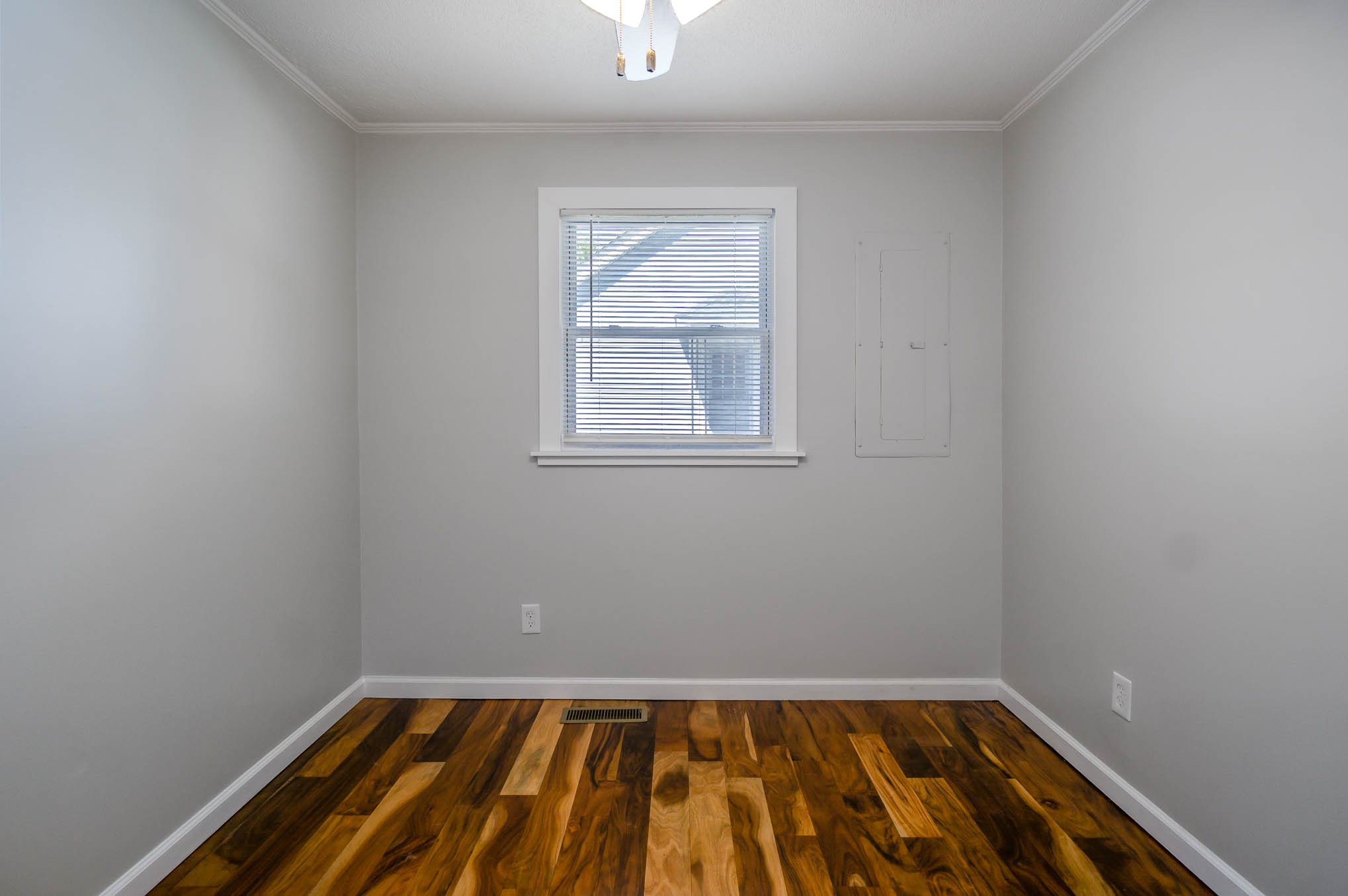 106 Jordan Avenue Mount Pleasant, TN 38474 - Photo 18 of 30 wooden floor in a room
