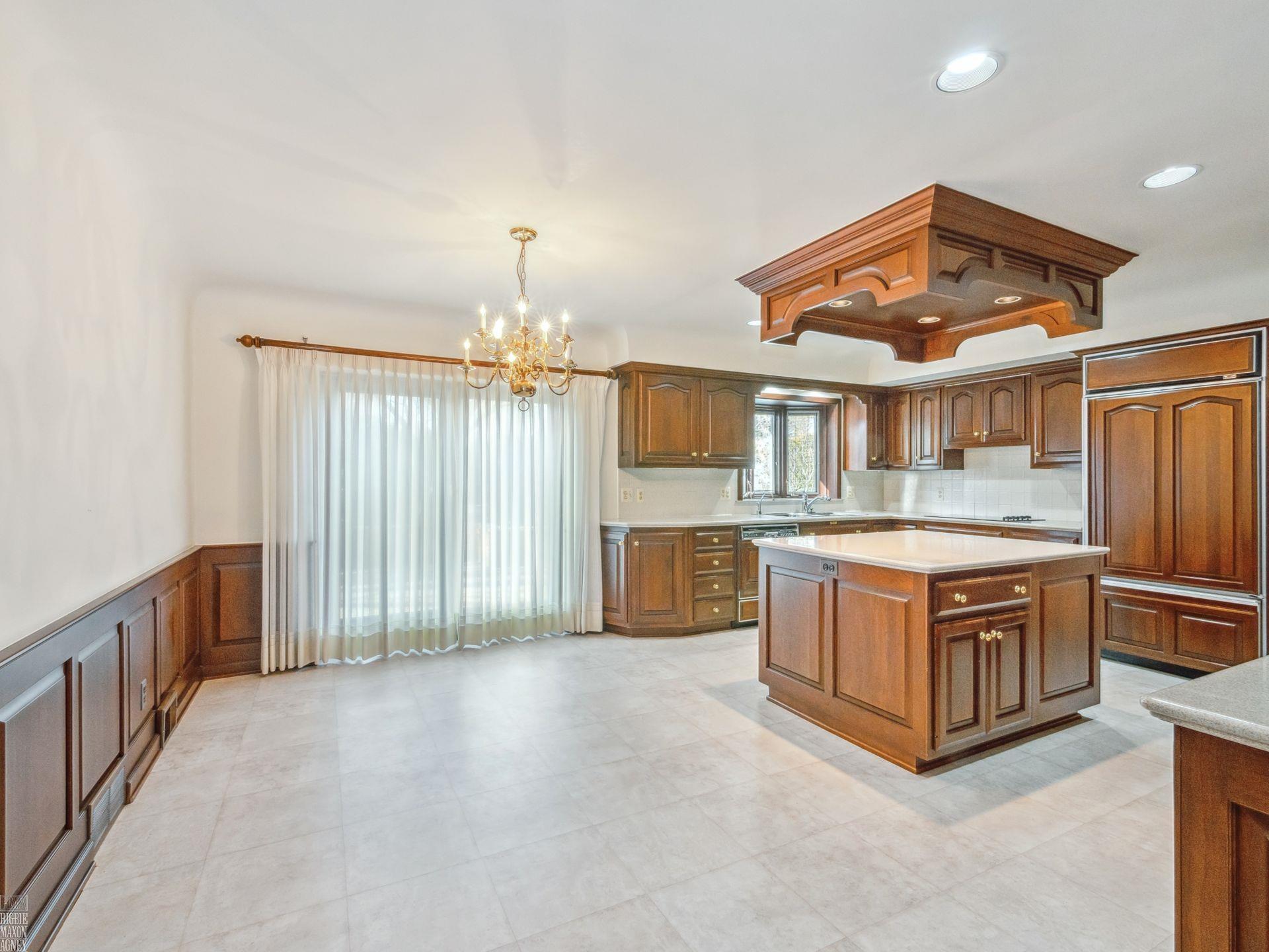 573 Shelden Road Grosse Pointe Shores, MI 48236 - Photo 11 of 40