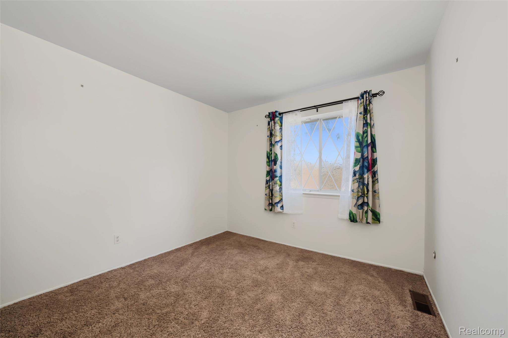 29289 Hayes Road, Unit F10 Warren, MI 48088 - Photo 29 of 40 29_Bedroom_2-2.jpeg