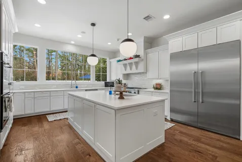 $2,400,000 | 10 Riata Drive, Magnolia, TX 77354