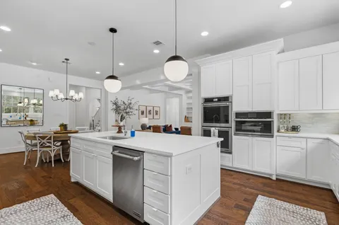 $2,400,000 | 10 Riata Drive, Magnolia, TX 77354