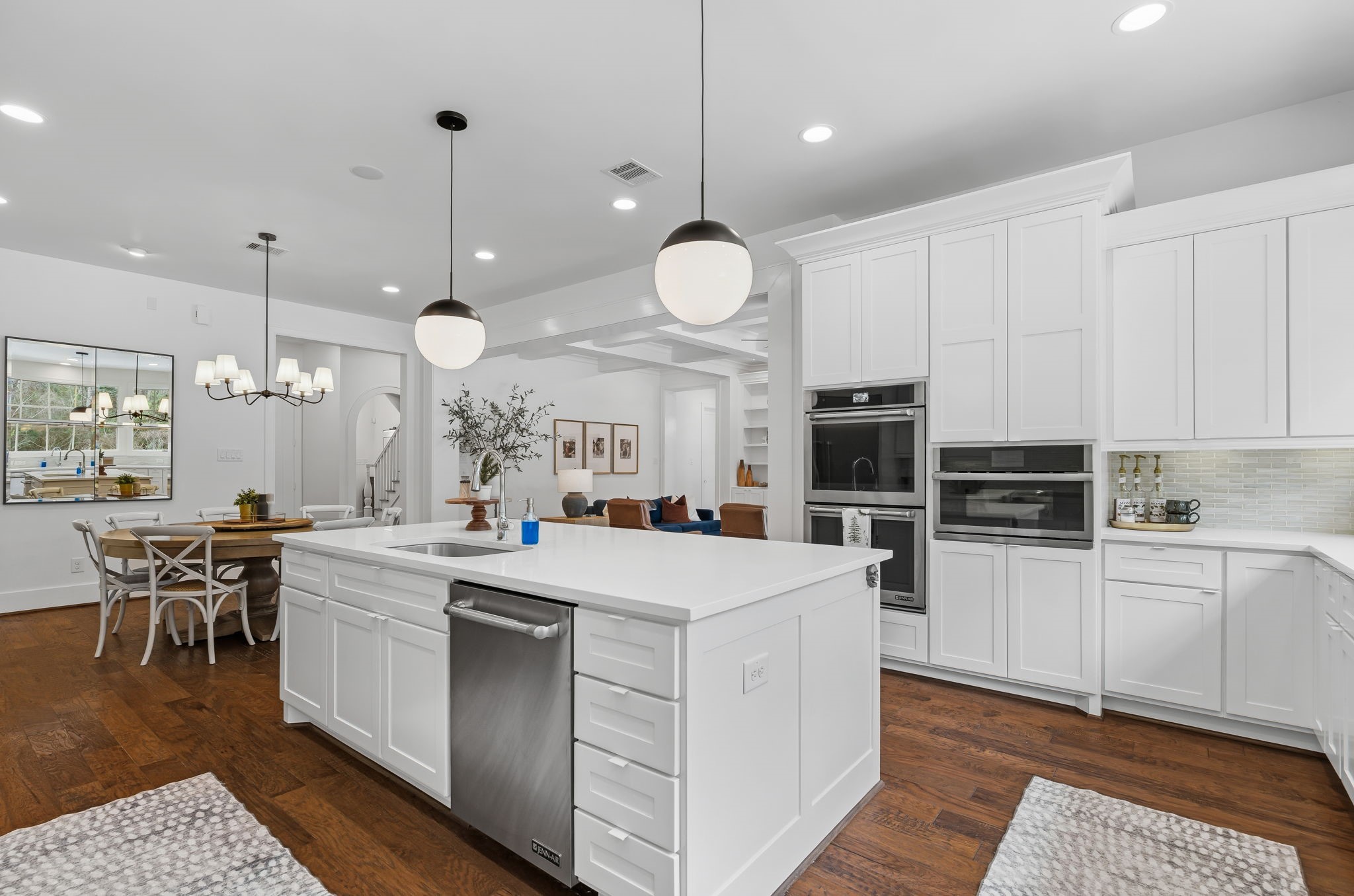 10 Riata Drive Magnolia, TX 77354 - Photo 22 of 48 The family's chef will appreciate this ideal layout, the dual sinks and the abundant food prep and storage space.