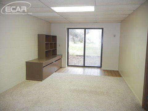 1665 South Morrice Road Owosso, MI 48867 - Photo 16 of 22 20425824-15.JPG