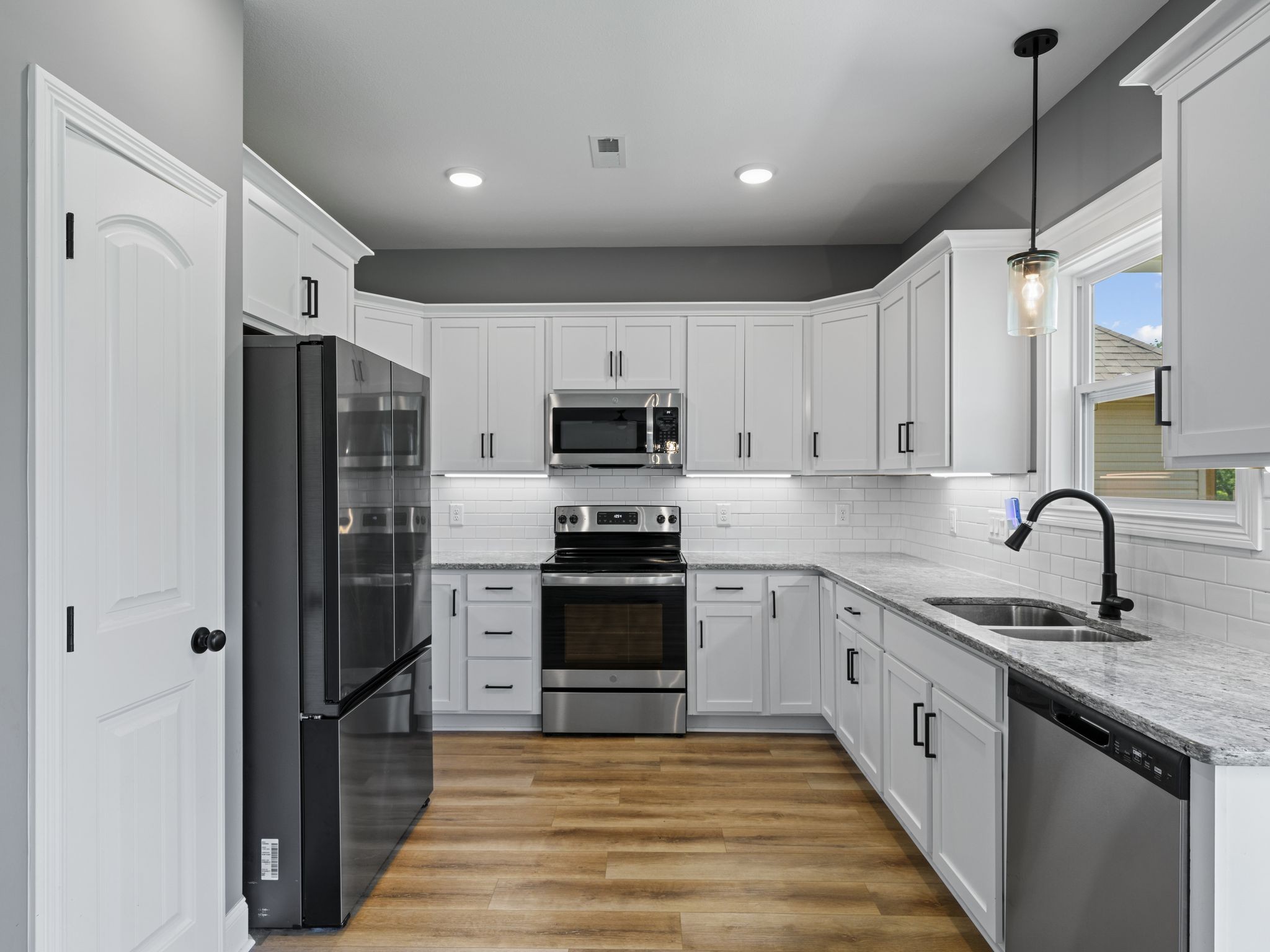 842 Burley Barn Road Clarksville, TN 37042 - Photo 12 of 32