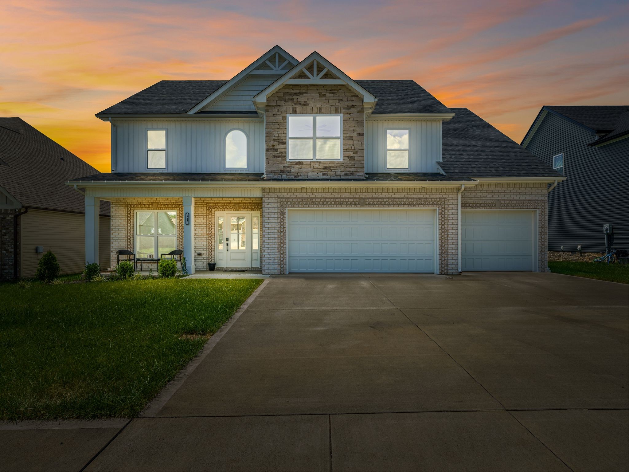 842 Burley Barn Road Clarksville, TN 37042 - Photo 2 of 32