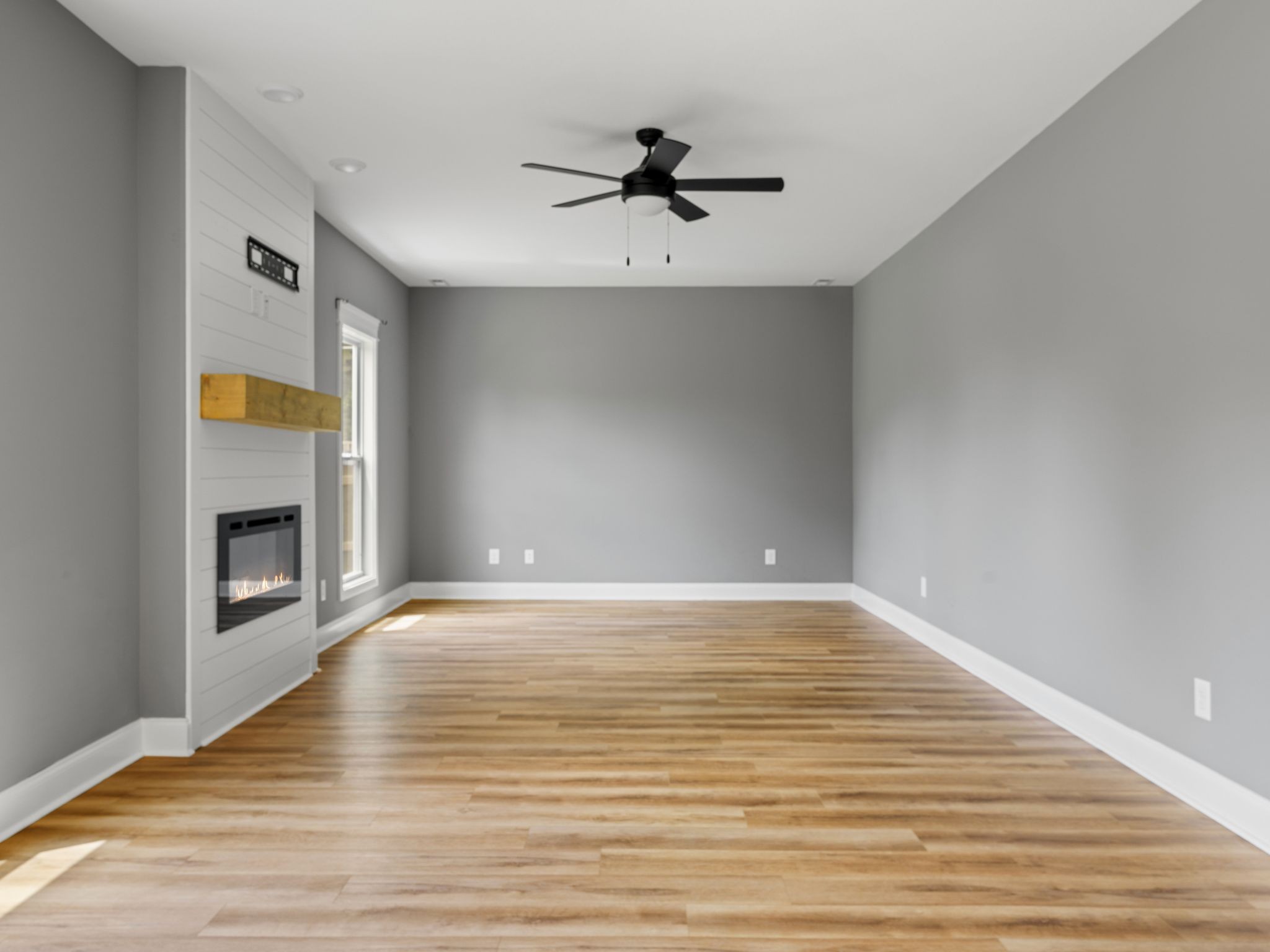 842 Burley Barn Road Clarksville, TN 37042 - Photo 7 of 32