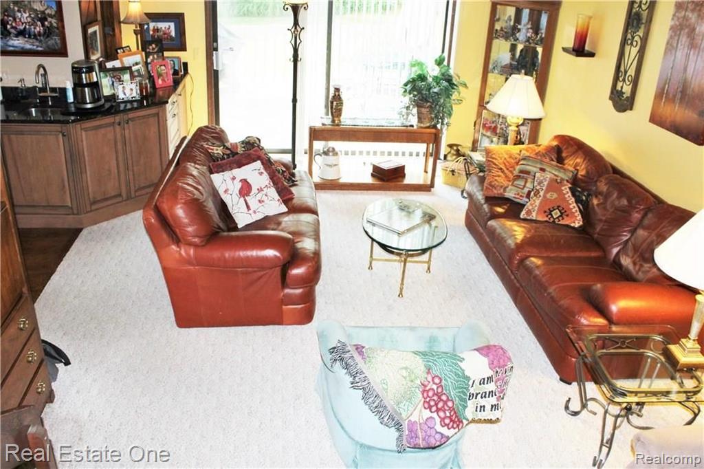 28693 Salem Road Farmington, MI 48334 - Photo 16 of 35