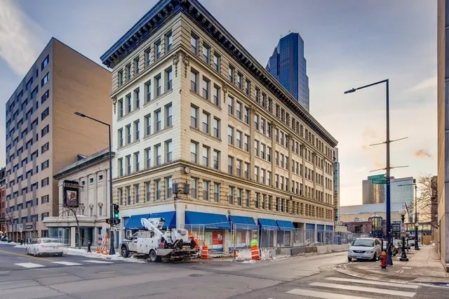 $85,900 | 488 Wabasha Street North, Unit 201, St. Paul, MN 55101