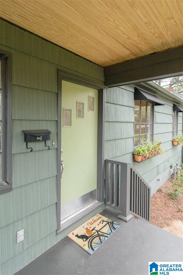 705 47th Street South Birmingham, AL 35222 - Photo 4 of 32